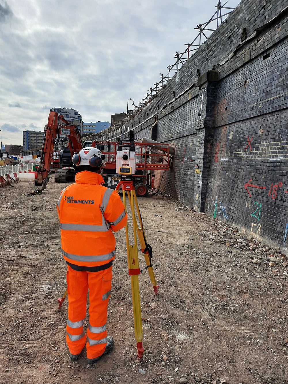 GEO-Instruments surveyor setting out borehole positions