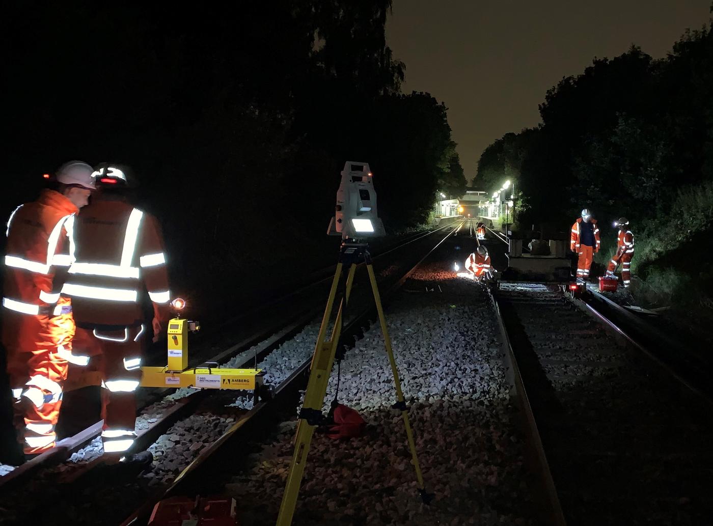 GEO-Instruments Survey and installation teams on nightshift